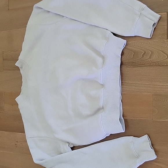 TNA Aritzia Cozy Fleece Long Sleeve Cropped Length Sweatshirt Beige Cream XS - Picture 1 of 11